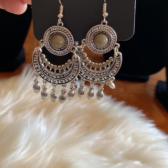 Everything must go sale - Picture 9 of 12